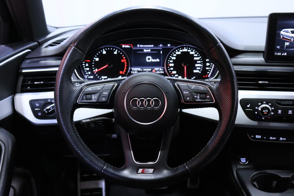 Audi - A4 - Avant S-Line 2.0 TDI 140kW quattro S tronic // / Webasto / ACC / Tutkat / BLIS / MMI Navi / Sporttipenkit / Audi - A4 - Avant S-Line 2.0 TDI 140kW quattro S tronic // / Webasto / ACC / Tutkat / BLIS / MMI Navi / Sporttipenkit / - Farmari