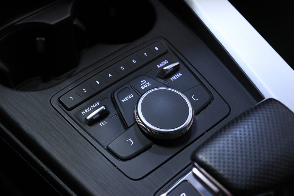 tuotekuva-Audi-A4-KNR-794-2026-04-09-151104-27 tuotekuva-Audi-A4-KNR-794-2026-04-09-151104-27