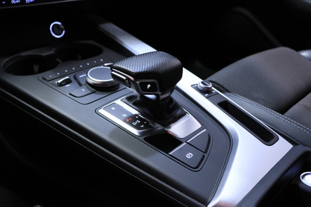 tuotekuva-Audi-A4-KNR-794-2026-04-09-151104-28 tuotekuva-Audi-A4-KNR-794-2026-04-09-151104-28