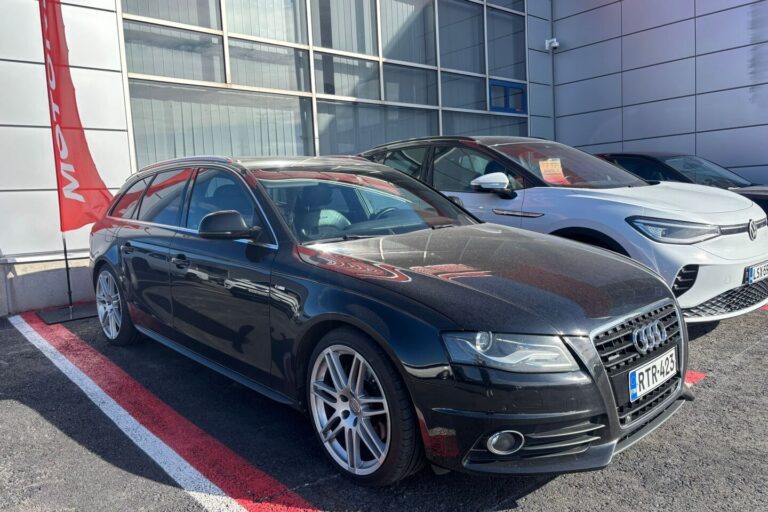 Audi - A4 - Avant 3,0 TDI quattro tiptronic / S-LINE / - Farmari