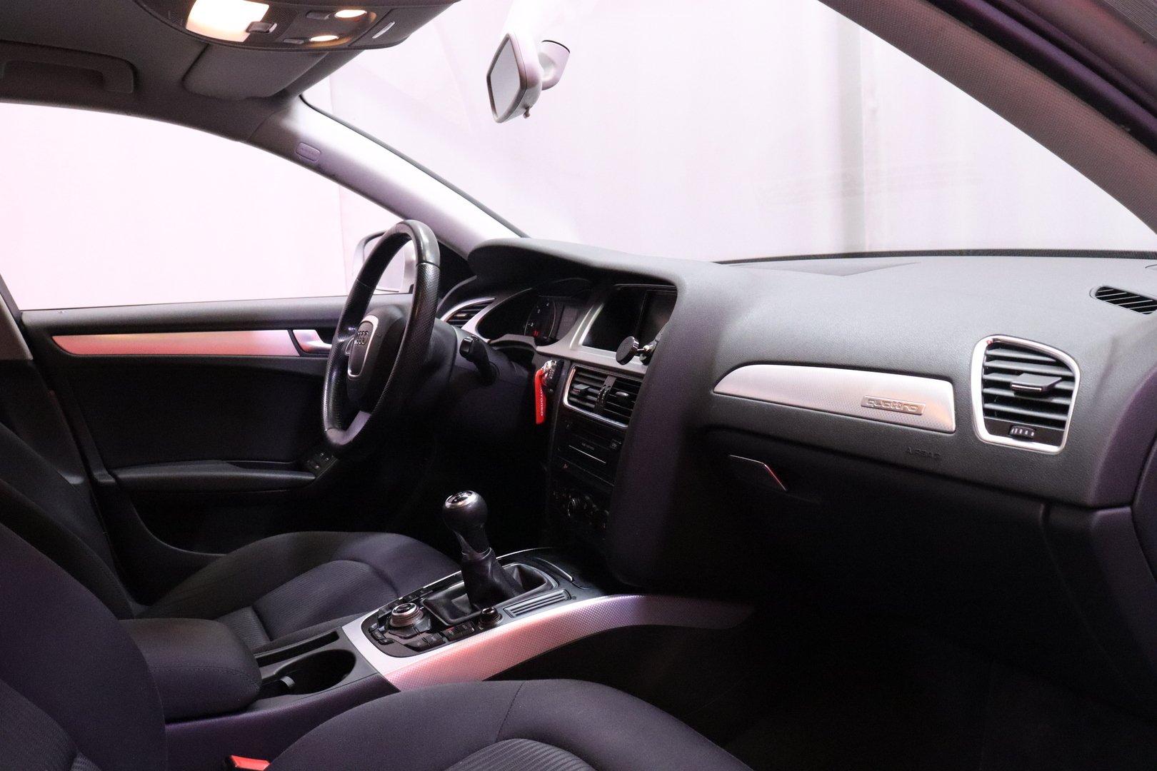 Audi - A4 - Sedan 3,0 V6 TDI DPF quattro / KATSO HINTAA! / Navi / Xenon // - Sedan