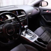 Audi - A5 - Sportback Business 1,8 TFSI 125kW multitronic // Vakionopeudensäädin / Pysäköintitutka / Xenon // - Viistoperä