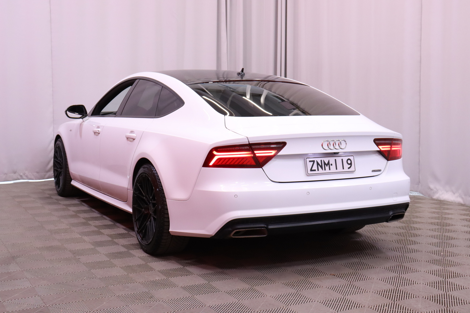 Audi - A7 - 3,0 V6 Biturbo TDI 240kW S-Line Competition quattro // RS Penkit / Bose / P.Kamera / MMI Navi / - Viistoperä