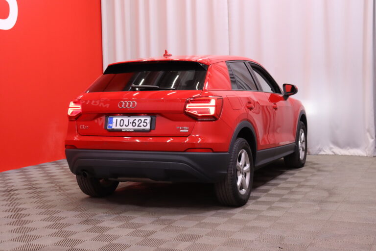 Audi - Q2 - Business 1,0 TFSI 85 kW S tronic ultra // Lohko / Parkkitutkat / LED / ACC // - Maastoauto