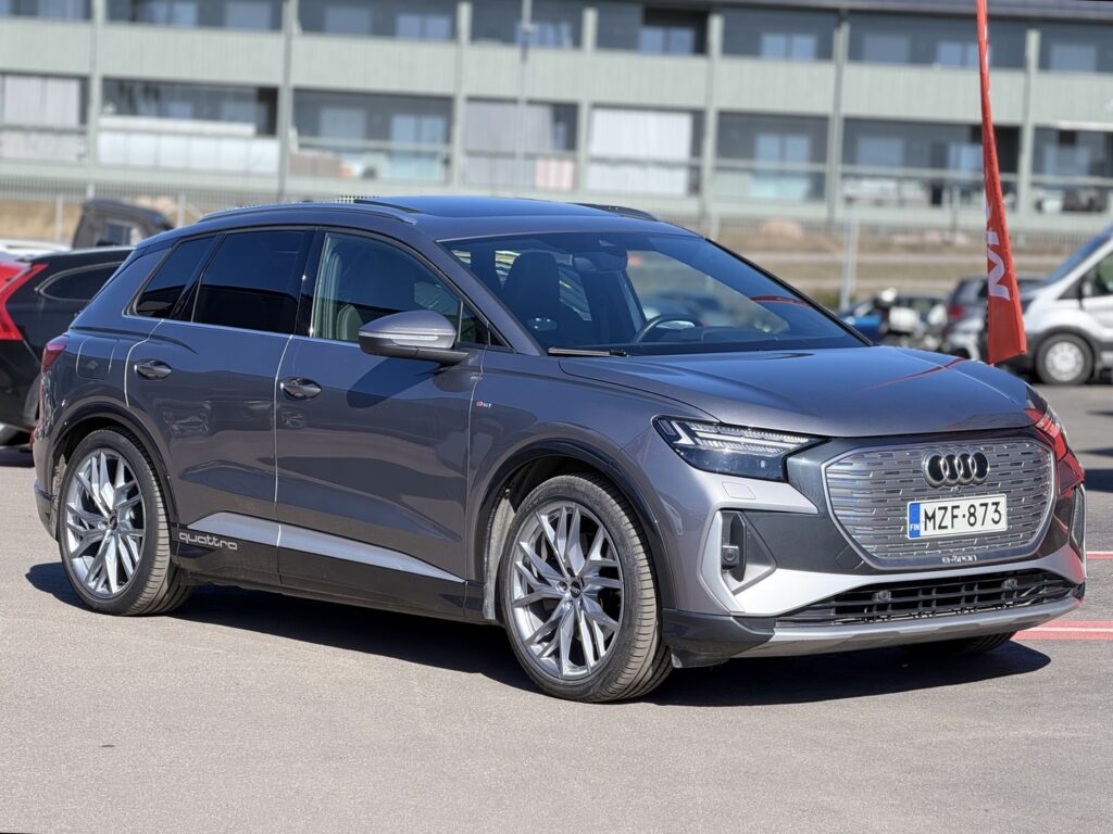 Audi - Q4 e-tron - 50 quattro S line - Maastoauto