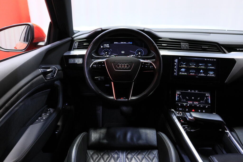 tuotekuva-Audi-e-tron-FSF-654-2026-04-07-142104-15 tuotekuva-Audi-e-tron-FSF-654-2026-04-07-142104-15