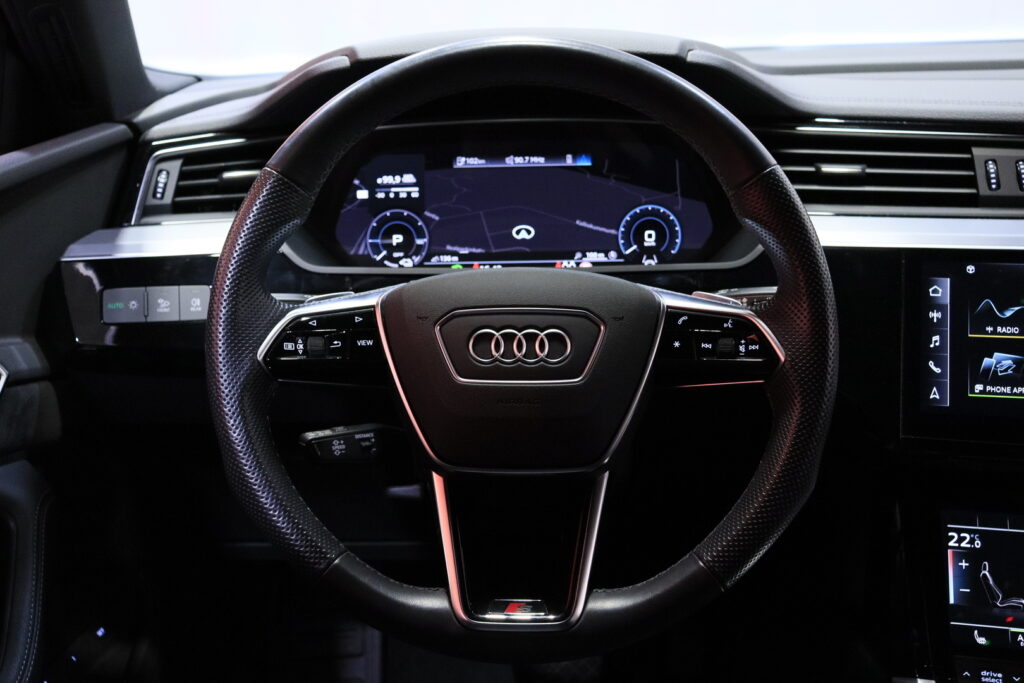 tuotekuva-Audi-e-tron-FSF-654-2026-04-07-142104-16 tuotekuva-Audi-e-tron-FSF-654-2026-04-07-142104-16