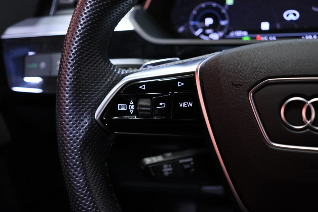 tuotekuva-Audi-e-tron-FSF-654-2026-04-07-142104-17 tuotekuva-Audi-e-tron-FSF-654-2026-04-07-142104-17