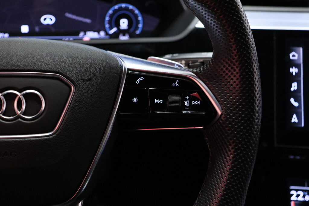 tuotekuva-Audi-e-tron-FSF-654-2026-04-07-142104-18 tuotekuva-Audi-e-tron-FSF-654-2026-04-07-142104-18