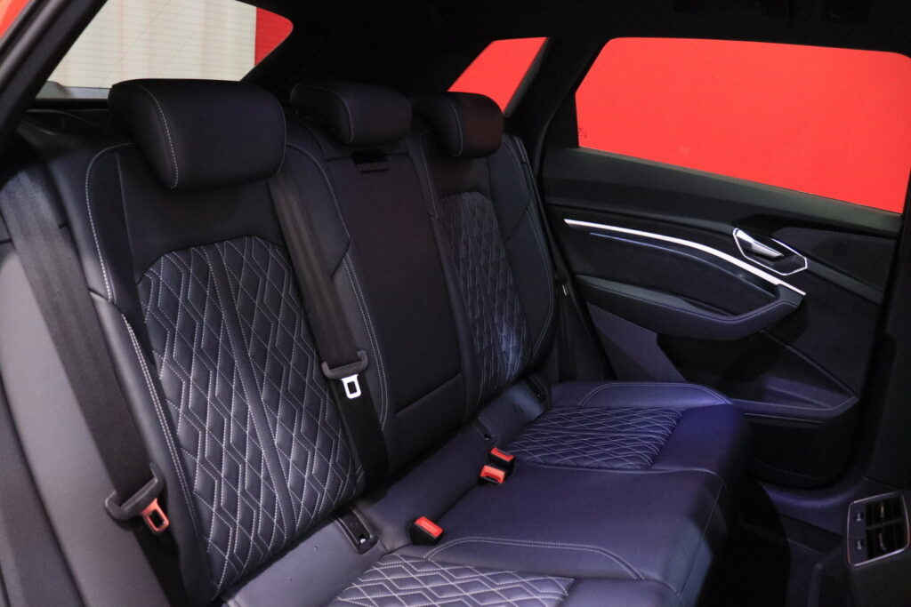 tuotekuva-Audi-e-tron-FSF-654-2026-04-07-142104-29 tuotekuva-Audi-e-tron-FSF-654-2026-04-07-142104-29