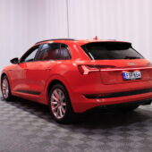 Audi - e-tron - S line 55 quattro / SoH 94,3% / Merkkihuollettu! / ACC / Timanttinahat / Ilma-alusta / Digimittari / - Maastoauto