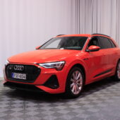 Audi - e-tron - S line 55 quattro / SoH 94,3% / Merkkihuollettu! / ACC / Timanttinahat / Ilma-alusta / Digimittari / - Maastoauto