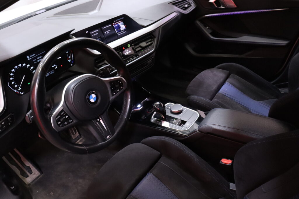 BMW - 118 - F40 Hatchback 118i Business M Sport // LED / Adapt.vakkari / HiFi / Digimittari / Lohko & sisäpistoke // BMW - 118 - F40 Hatchback 118i Business M Sport // LED / Adapt.vakkari / HiFi / Digimittari / Lohko & sisäpistoke // - Viistoperä