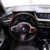BMW - 118 - F40 Hatchback 118i Business M Sport // LED / Adapt.vakkari / HiFi / Digimittari / Lohko & sisäpistoke // - Viistoperä