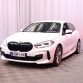 BMW - 118 - F40 Hatchback 118i Business M Sport // LED / Adapt.vakkari / HiFi / Digimittari / Lohko & sisäpistoke // - Viistoperä