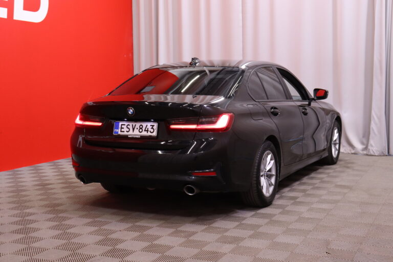 BMW - 320 - G20 Sedan 320d A Business MHEV // Suomi-auto / Webasto / Koukku / Sporttipenkit / Lämmitettävä ratti // - Sedan