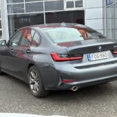 BMW - 330 - G20 Sedan 330e A Charged Edition Sport // Sport Line / 1.om Merkkihuollettu / Suomi-auto / ACC / Sporttipenkit / Nahat - Sedan