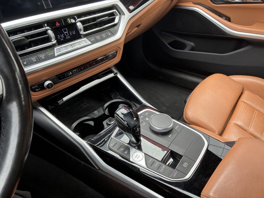 BMW - 330 - G20 Sedan 330e A Charged Edition Sport // Sport Line / 1.om Merkkihuollettu / Suomi-auto / ACC / Sporttipenkit / Nahat BMW - 330 - G20 Sedan 330e A Charged Edition Sport // Sport Line / 1.om Merkkihuollettu / Suomi-auto / ACC / Sporttipenkit / Nahat - Sedan