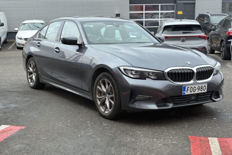 BMW - 330 - G20 Sedan 330e A Charged Edition Sport // Sport Line / 1.om Merkkihuollettu / Suomi-auto / ACC / Sporttipenkit / Nahat - Sedan
