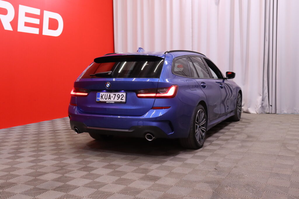 BMW - 330 - G21 Touring 330e xDrive A Charged Edition M Sport // DAP / ACC / Koukku / Tutkat / Kamera / Hifit / BMW - 330 - G21 Touring 330e xDrive A Charged Edition M Sport // DAP / ACC / Koukku / Tutkat / Kamera / Hifit / - Farmari