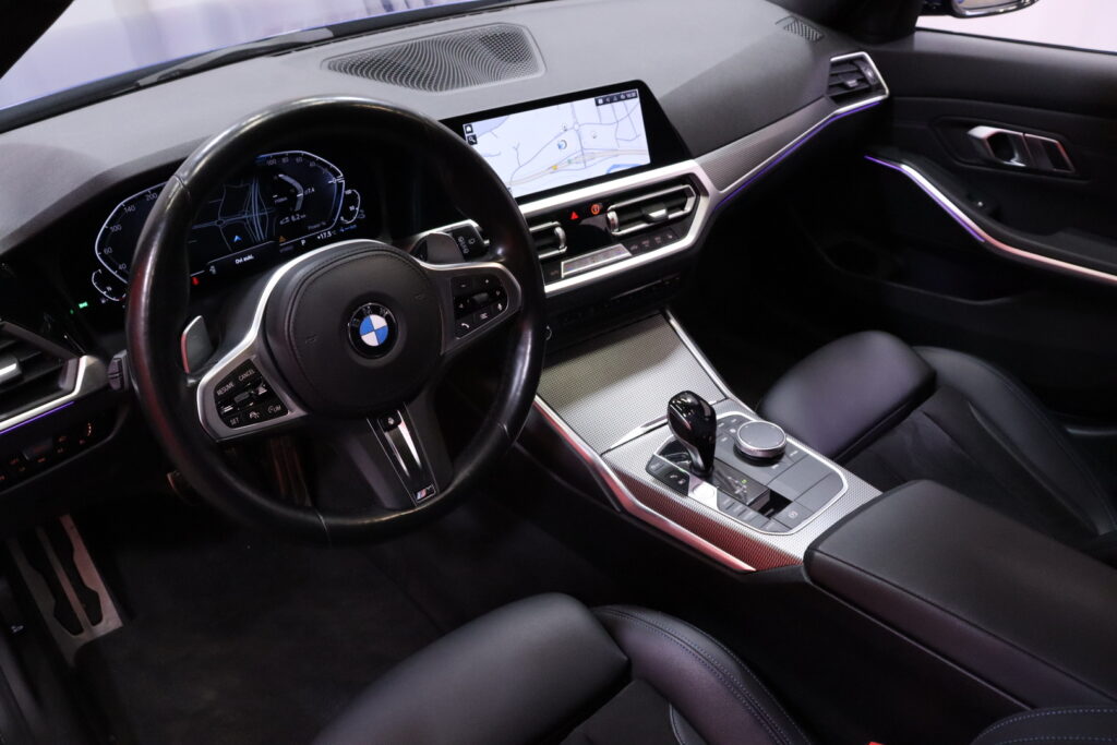 BMW - 330 - G21 Touring 330e xDrive A Charged Edition M Sport // DAP / ACC / Koukku / Tutkat / Kamera / Hifit / BMW - 330 - G21 Touring 330e xDrive A Charged Edition M Sport // DAP / ACC / Koukku / Tutkat / Kamera / Hifit / - Farmari