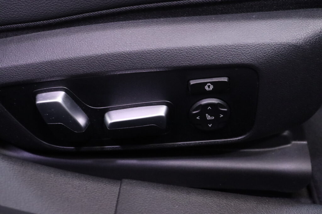 tuotekuva-BMW-330-KUA-792-2026-04-08-124103-15 tuotekuva-BMW-330-KUA-792-2026-04-08-124103-15