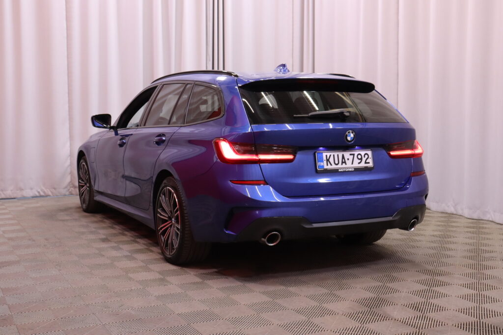 BMW - 330 - G21 Touring 330e xDrive A Charged Edition M Sport // DAP / ACC / Koukku / Tutkat / Kamera / Hifit / BMW - 330 - G21 Touring 330e xDrive A Charged Edition M Sport // DAP / ACC / Koukku / Tutkat / Kamera / Hifit / - Farmari