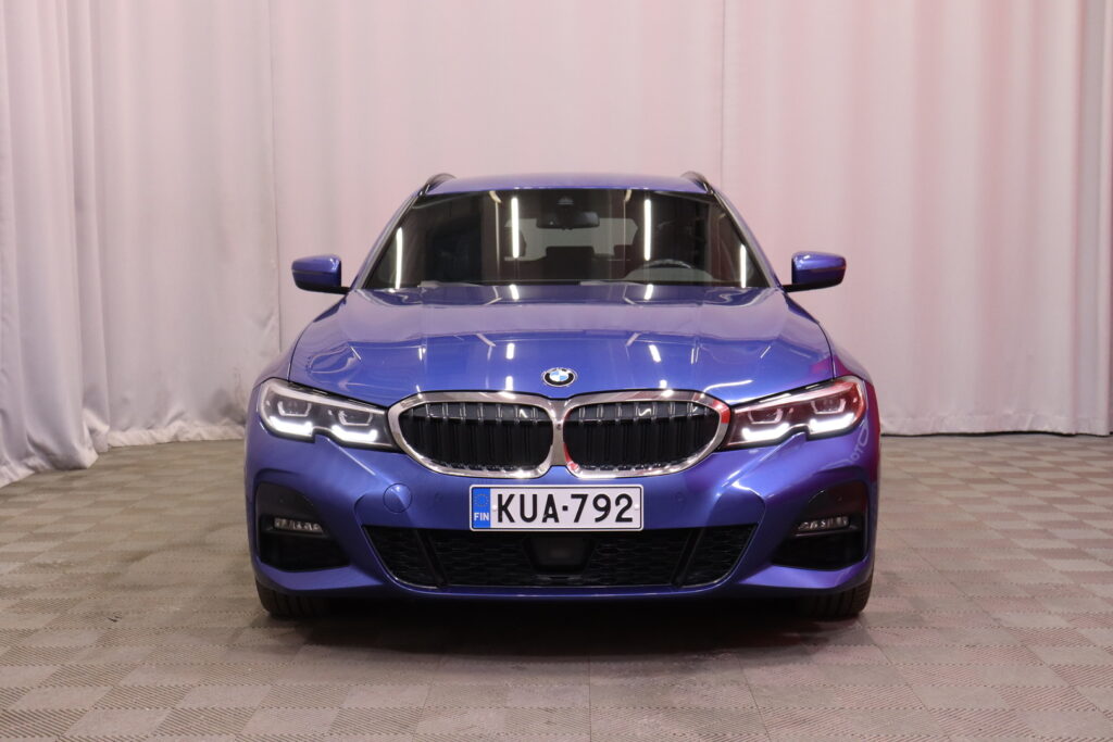BMW - 330 - G21 Touring 330e xDrive A Charged Edition M Sport // DAP / ACC / Koukku / Tutkat / Kamera / Hifit / BMW - 330 - G21 Touring 330e xDrive A Charged Edition M Sport // DAP / ACC / Koukku / Tutkat / Kamera / Hifit / - Farmari
