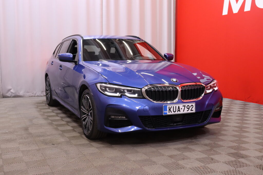 BMW - 330 - G21 Touring 330e xDrive A Charged Edition M Sport // DAP / ACC / Koukku / Tutkat / Kamera / Hifit / BMW - 330 - G21 Touring 330e xDrive A Charged Edition M Sport // DAP / ACC / Koukku / Tutkat / Kamera / Hifit / - Farmari