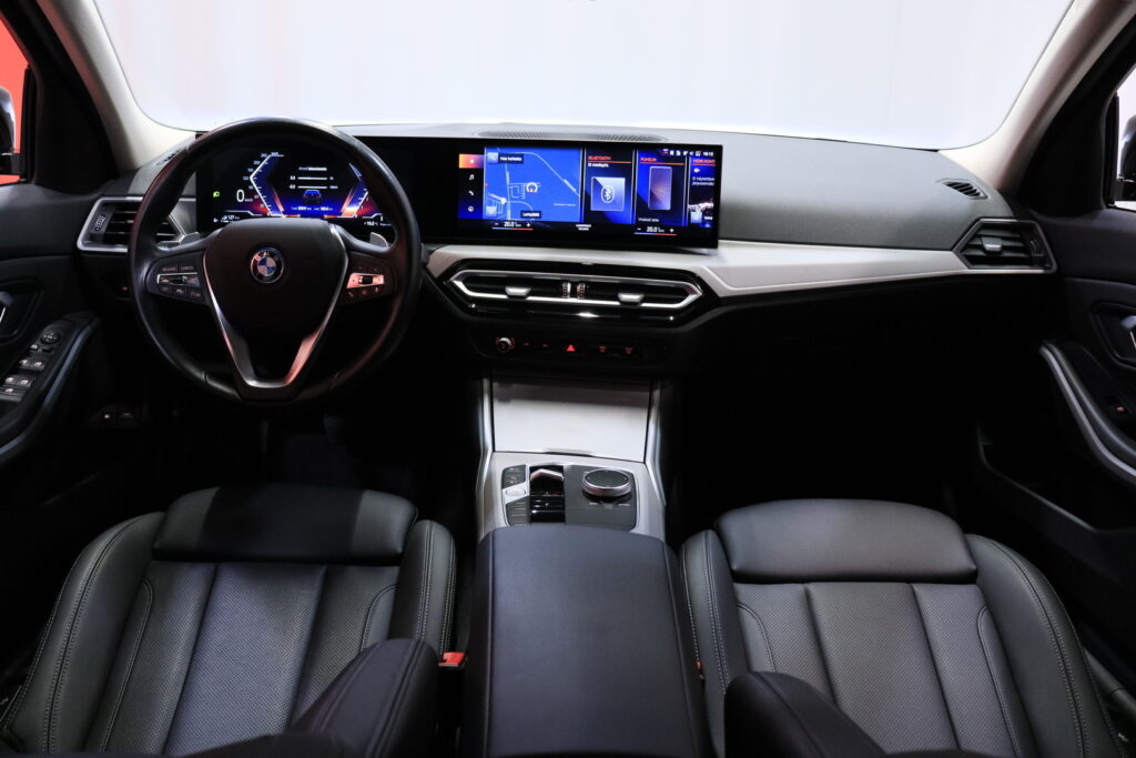 BMW - 330 - G21 Touring 330e xDrive A Charged Edition / 1-Om Suomi-Auto / ACC / Widescreen / Sporttinahat / Tutkat / 2x Renkaat / BMW - 330 - G21 Touring 330e xDrive A Charged Edition / 1-Om Suomi-Auto / ACC / Widescreen / Sporttinahat / Tutkat / 2x Renkaat / - Farmari