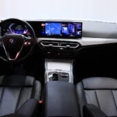 BMW - 330 - G21 Touring 330e xDrive A Charged Edition / 1-Om Suomi-Auto / ACC / Widescreen / Sporttinahat / Tutkat / 2x Renkaat / - Farmari