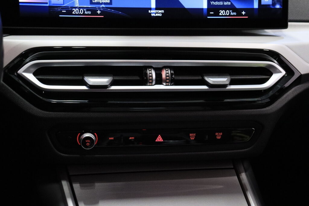 tuotekuva-BMW-330-LSA-495-2026-04-09-145506-24 tuotekuva-BMW-330-LSA-495-2026-04-09-145506-24