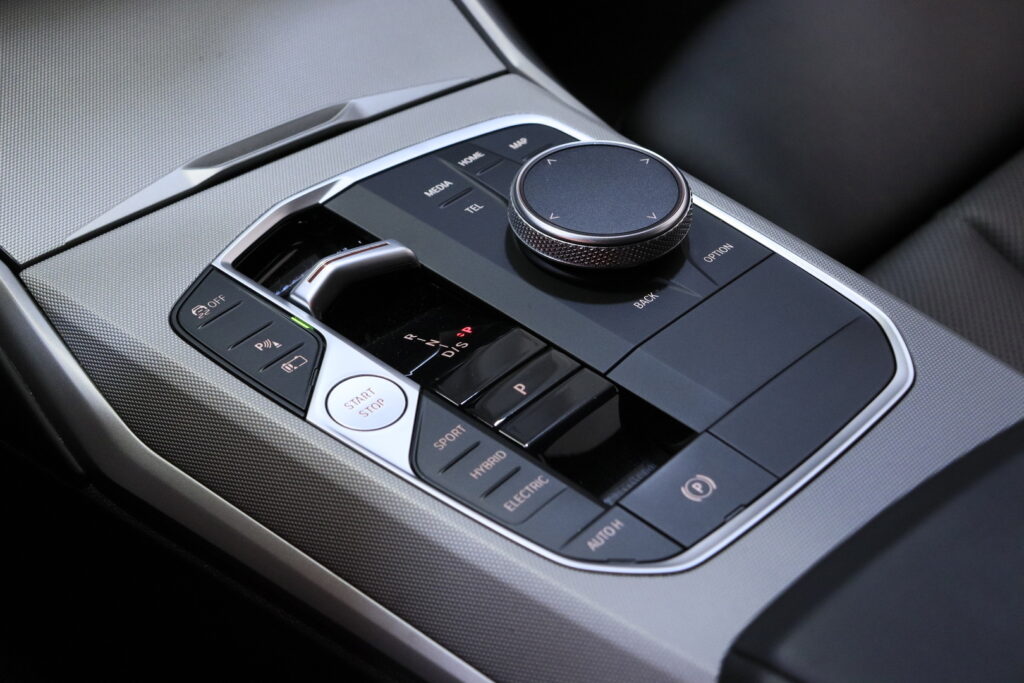 tuotekuva-BMW-330-LSA-495-2026-04-09-145506-25 tuotekuva-BMW-330-LSA-495-2026-04-09-145506-25