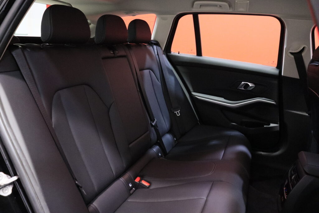 tuotekuva-BMW-330-LSA-495-2026-04-09-145506-26 tuotekuva-BMW-330-LSA-495-2026-04-09-145506-26