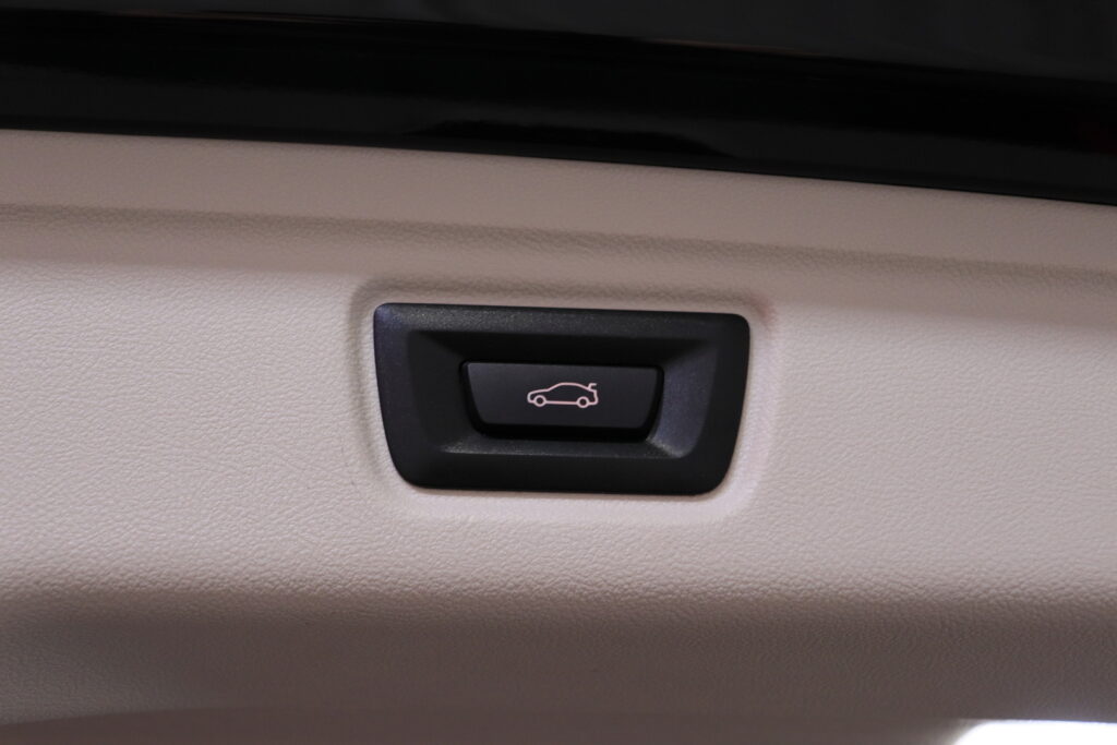 tuotekuva-BMW-330-LSA-495-2026-04-09-145506-29 tuotekuva-BMW-330-LSA-495-2026-04-09-145506-29