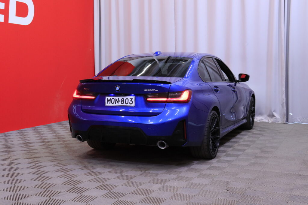 BMW - 330 - G20 Sedan 330e xDrive A Charged Edition M Sport // ACC / Harman/Kardon / AppleCarPlay / Driving Assistant // BMW - 330 - G20 Sedan 330e xDrive A Charged Edition M Sport // ACC / Harman/Kardon / AppleCarPlay / Driving Assistant // - Sedan