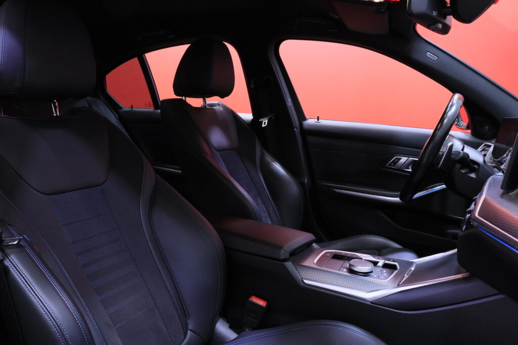 BMW - 330 - G20 Sedan 330e xDrive A Charged Edition M Sport // ACC / Harman/Kardon / AppleCarPlay / Driving Assistant // BMW - 330 - G20 Sedan 330e xDrive A Charged Edition M Sport // ACC / Harman/Kardon / AppleCarPlay / Driving Assistant // - Sedan