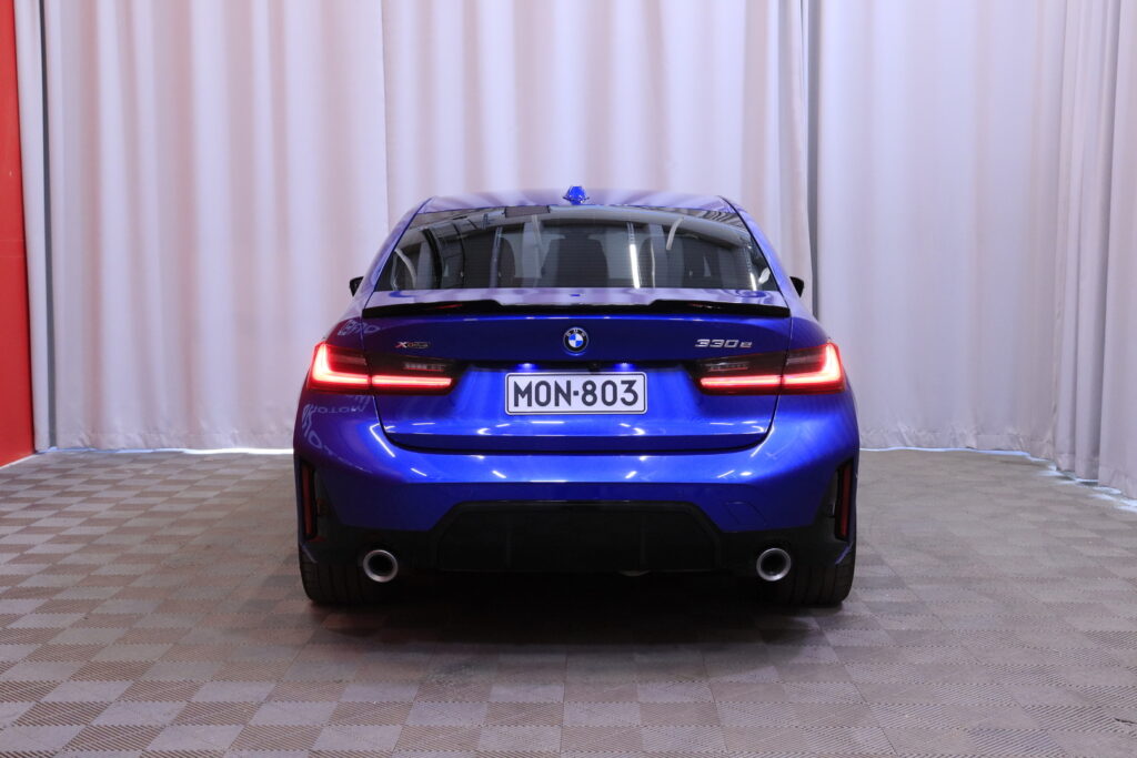 BMW - 330 - G20 Sedan 330e xDrive A Charged Edition M Sport // ACC / Harman/Kardon / AppleCarPlay / Driving Assistant // BMW - 330 - G20 Sedan 330e xDrive A Charged Edition M Sport // ACC / Harman/Kardon / AppleCarPlay / Driving Assistant // - Sedan