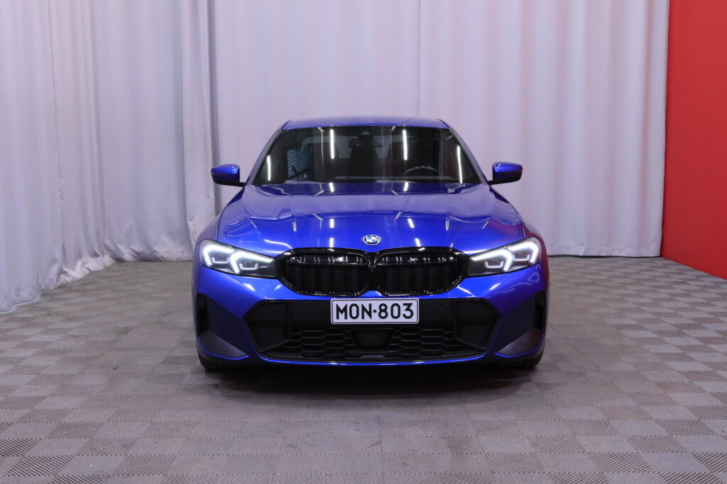 BMW - 330 - G20 Sedan 330e xDrive A Charged Edition M Sport // ACC / Harman/Kardon / AppleCarPlay / Driving Assistant // BMW - 330 - G20 Sedan 330e xDrive A Charged Edition M Sport // ACC / Harman/Kardon / AppleCarPlay / Driving Assistant // - Sedan