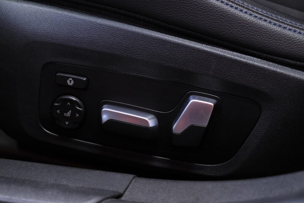 BMW - 330 - G21 Touring 330e xDrive A M Sport // Harman/Kardon / Koukku / Comfort Access / Kamera / Muistipenkki / BMW - 330 - G21 Touring 330e xDrive A M Sport // Harman/Kardon / Koukku / Comfort Access / Kamera / Muistipenkki / - Farmari