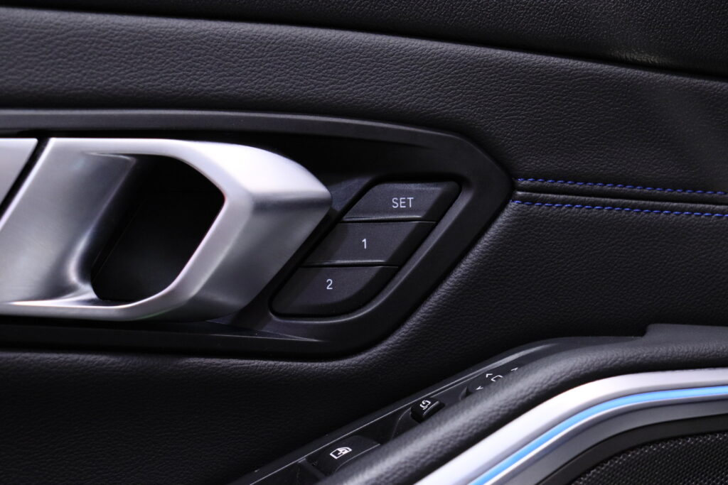 BMW - 330 - G21 Touring 330e xDrive A M Sport // Harman/Kardon / Koukku / Comfort Access / Kamera / Muistipenkki / BMW - 330 - G21 Touring 330e xDrive A M Sport // Harman/Kardon / Koukku / Comfort Access / Kamera / Muistipenkki / - Farmari