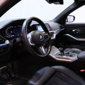 BMW - 330 - G21 Touring 330e xDrive A M Sport // Harman/Kardon / Koukku / Comfort Access / Kamera / Muistipenkki / - Farmari