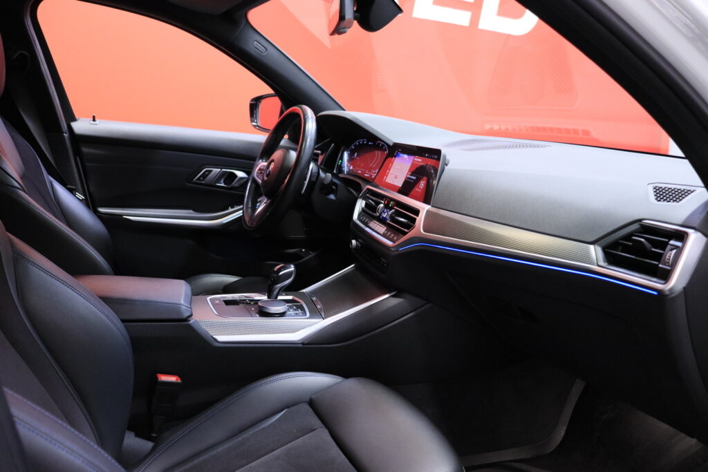 BMW - 330 - G21 Touring 330e xDrive A M Sport // Harman/Kardon / Koukku / Comfort Access / Kamera / Muistipenkki / BMW - 330 - G21 Touring 330e xDrive A M Sport // Harman/Kardon / Koukku / Comfort Access / Kamera / Muistipenkki / - Farmari