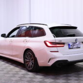 BMW - 330 - G21 Touring 330e xDrive A M Sport // Harman/Kardon / Koukku / Comfort Access / Kamera / Muistipenkki / - Farmari