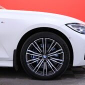 BMW - 330 - G21 Touring 330e xDrive A M Sport // Harman/Kardon / Koukku / Comfort Access / Kamera / Muistipenkki / - Farmari