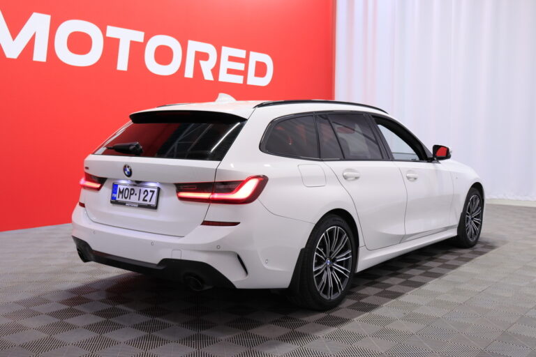 BMW - 330 - G21 Touring 330e xDrive A M Sport // Harman/Kardon / Koukku / Comfort Access / Kamera / Muistipenkki / - Farmari