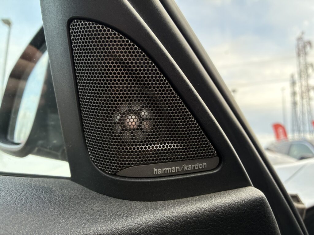 BMW - 330 - F30 Sedan 330e A Business Sport // Sport Line / Sporttipenkit / ACC / Prof.Navi / H&K / HUD / Comfort access / Kamera BMW - 330 - F30 Sedan 330e A Business Sport // Sport Line / Sporttipenkit / ACC / Prof.Navi / H&K / HUD / Comfort access / Kamera - Sedan