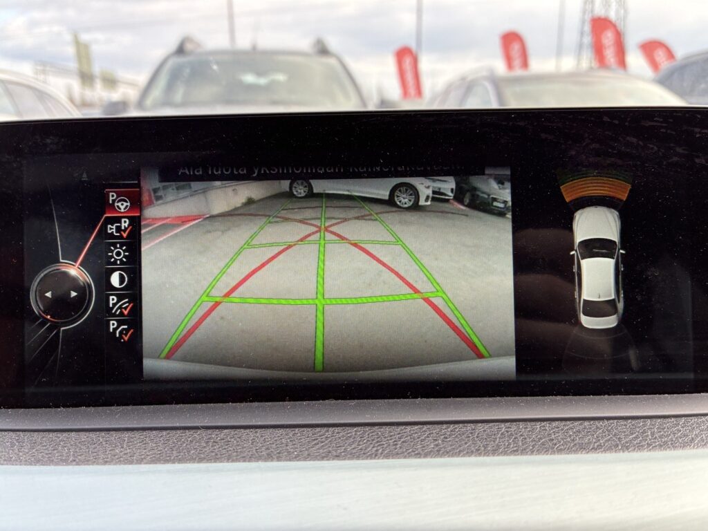 BMW - 330 - F30 Sedan 330e A Business Sport // Sport Line / Sporttipenkit / ACC / Prof.Navi / H&K / HUD / Comfort access / Kamera BMW - 330 - F30 Sedan 330e A Business Sport // Sport Line / Sporttipenkit / ACC / Prof.Navi / H&K / HUD / Comfort access / Kamera - Sedan