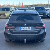 BMW - 330 - G21 Touring 330e xDrive A Charged Edition M Sport Pro LCI // M-istuimet / H&K / Panorama / HUD / ACC // - Farmari