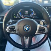 BMW - 330 - G21 Touring 330e xDrive A Charged Edition M Sport Pro LCI // M-istuimet / H&K / Panorama / HUD / ACC // - Farmari